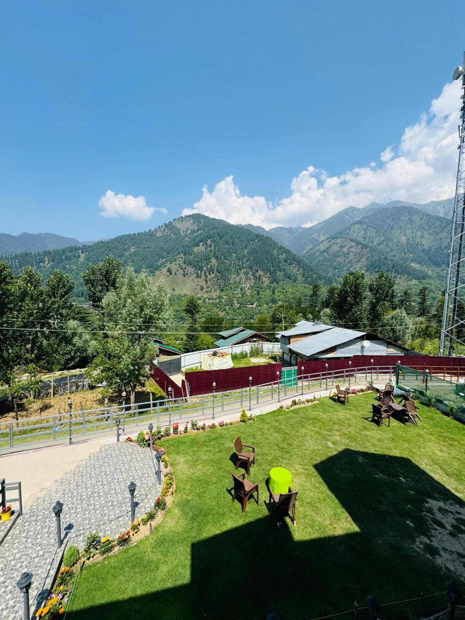 Frosty Mountain Resort Pahalgām Dış mekan fotoğraf