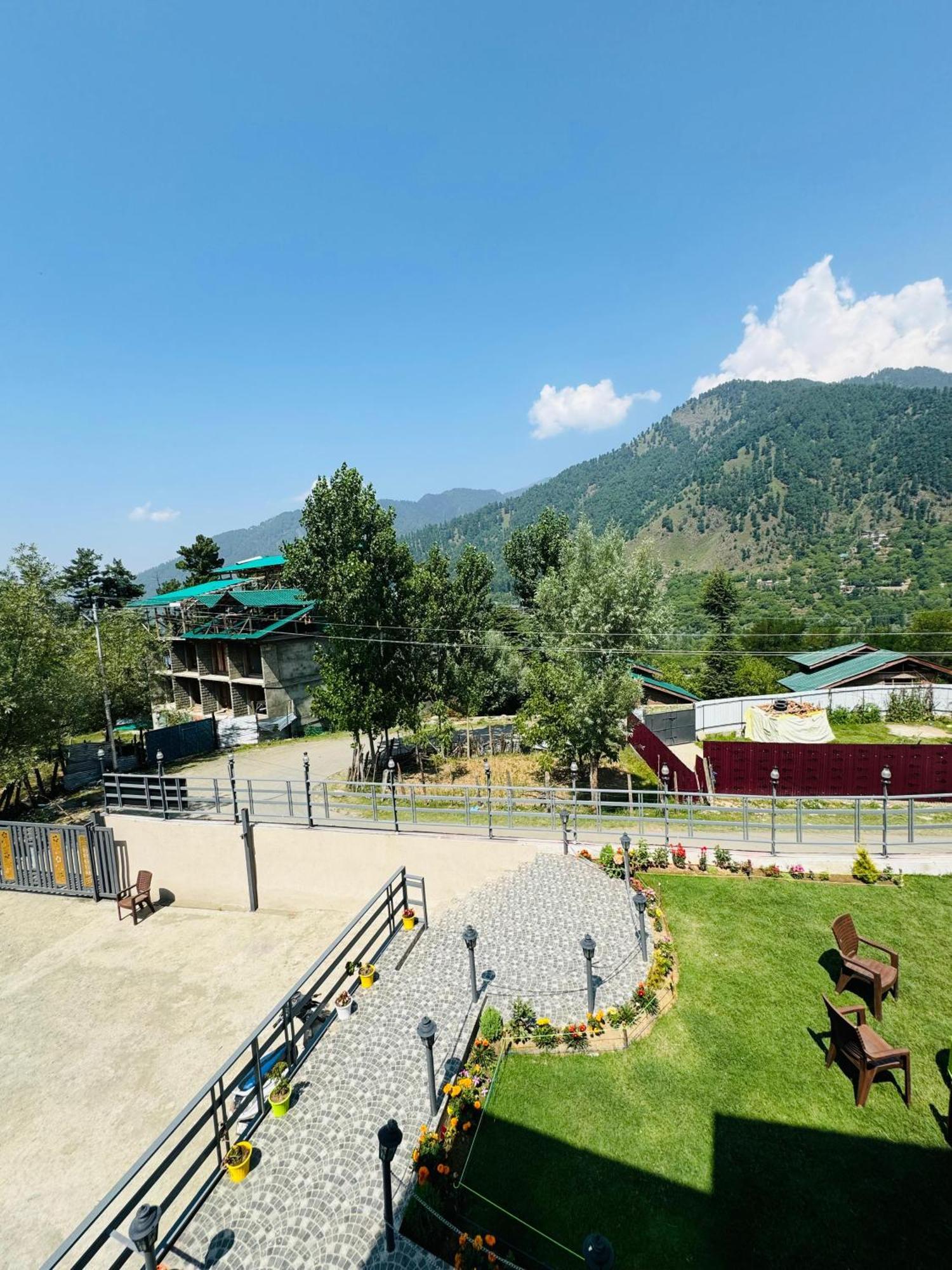 Frosty Mountain Resort Pahalgām Dış mekan fotoğraf
