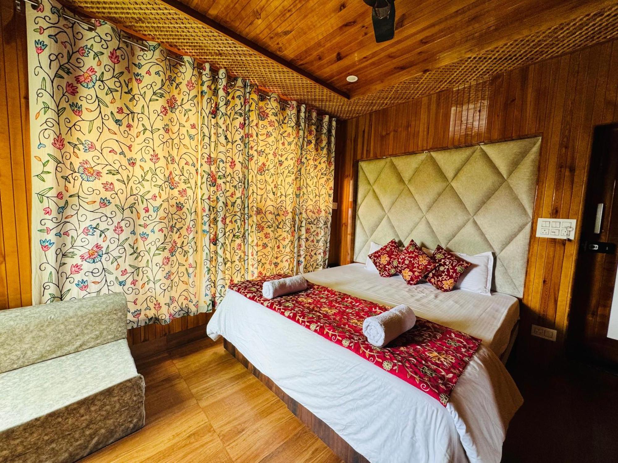 Frosty Mountain Resort Pahalgām Dış mekan fotoğraf